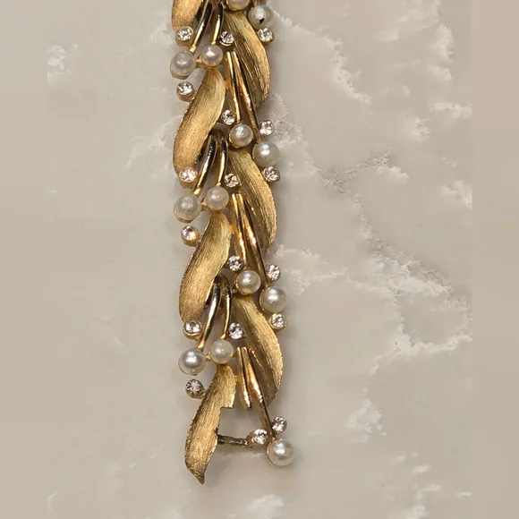 Crown Trifari Pearl & Crystal Bracelet 1950s Vintage Jewelry Floral - Picture 6 of 11